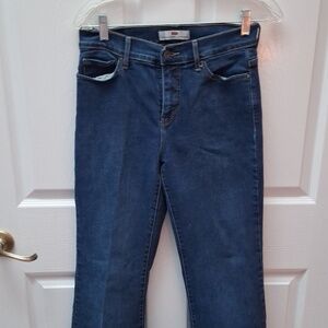 Q women's Levi's blue stretch boot cut slimming jeans size 8